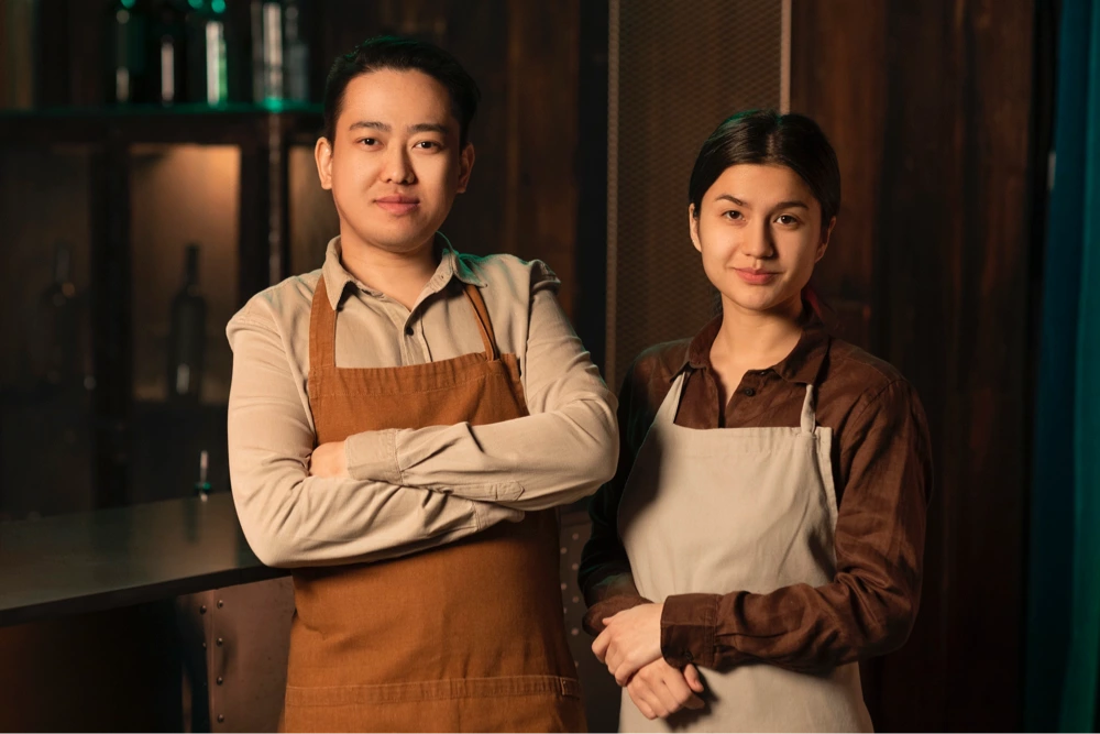 Cum să angajezi muncitori din Asia în HoReCa
